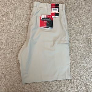 W40 NWT Grand Slam Performance Golf Men's Athletic Shorts Dark Chalk Tan
